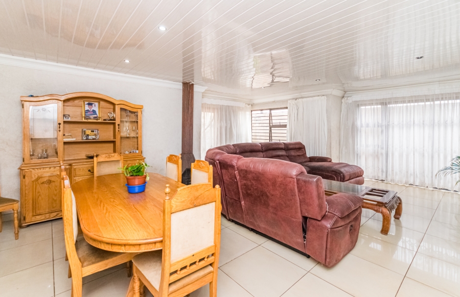 3 Bedroom Property for Sale in Naledi Gauteng