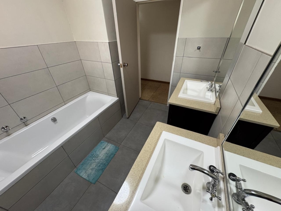 4 Bedroom Property for Sale in Lynnwood Glen Gauteng