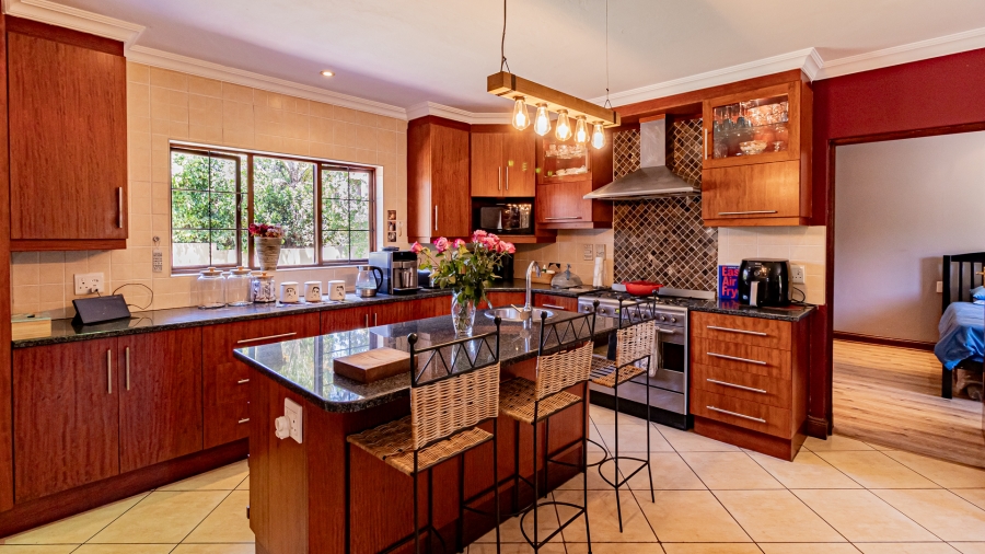 5 Bedroom Property for Sale in The Wilds Gauteng