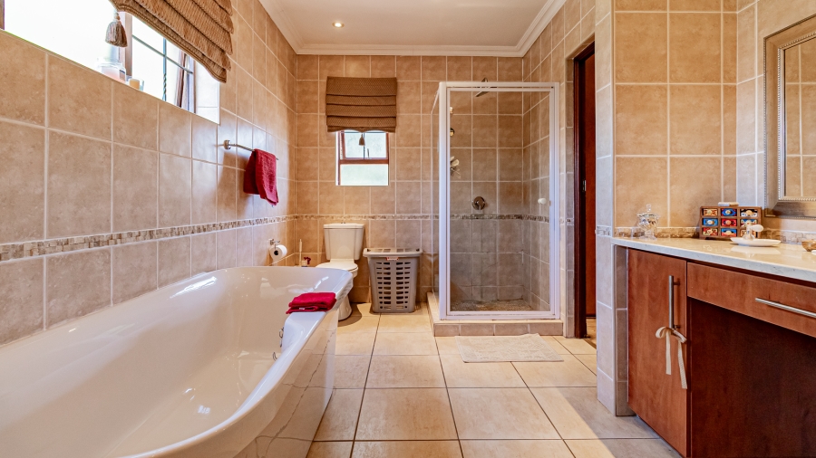 5 Bedroom Property for Sale in The Wilds Gauteng