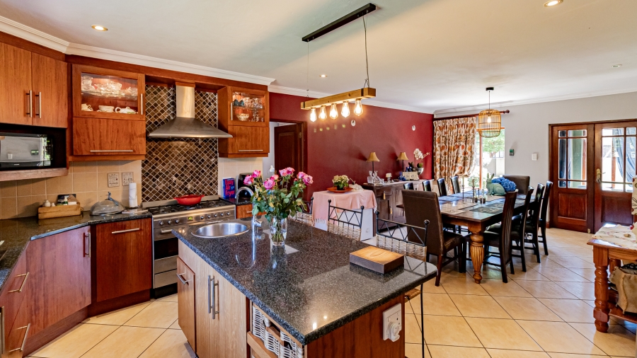 5 Bedroom Property for Sale in The Wilds Gauteng