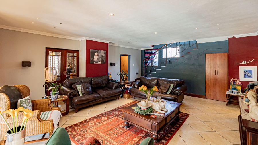 5 Bedroom Property for Sale in The Wilds Gauteng