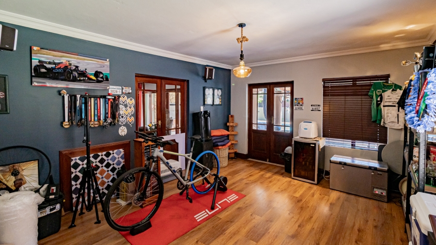 5 Bedroom Property for Sale in The Wilds Gauteng