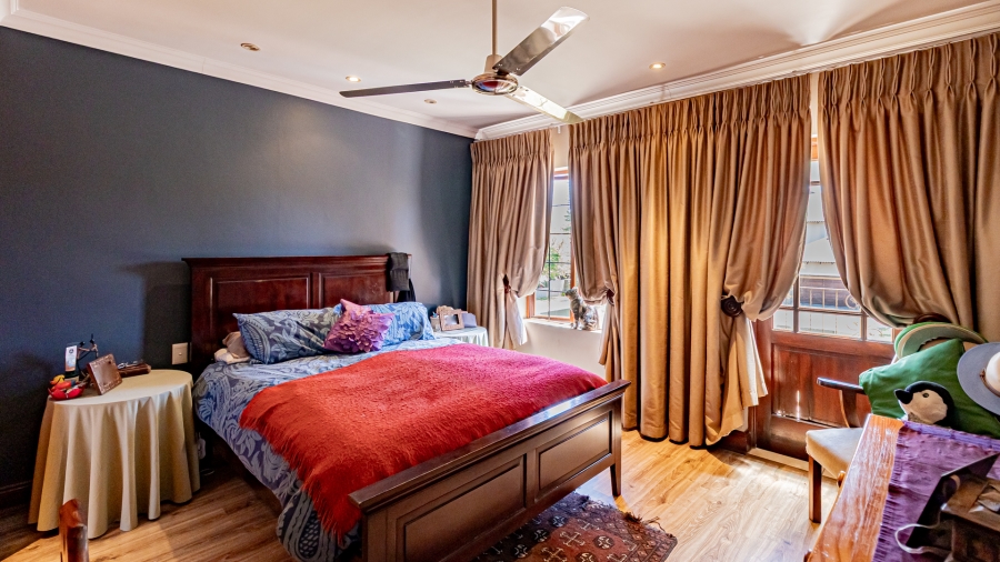 5 Bedroom Property for Sale in The Wilds Gauteng