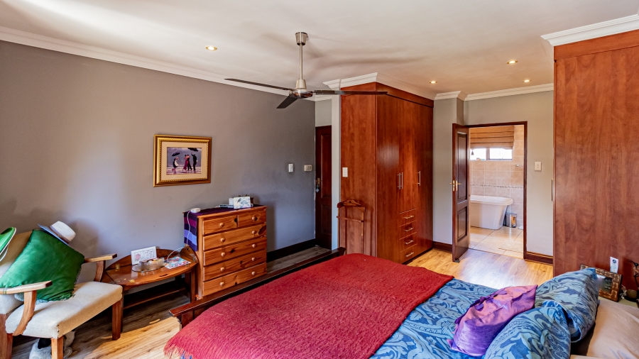 5 Bedroom Property for Sale in The Wilds Gauteng