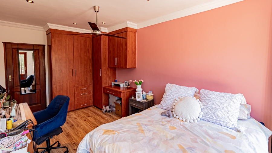 5 Bedroom Property for Sale in The Wilds Gauteng