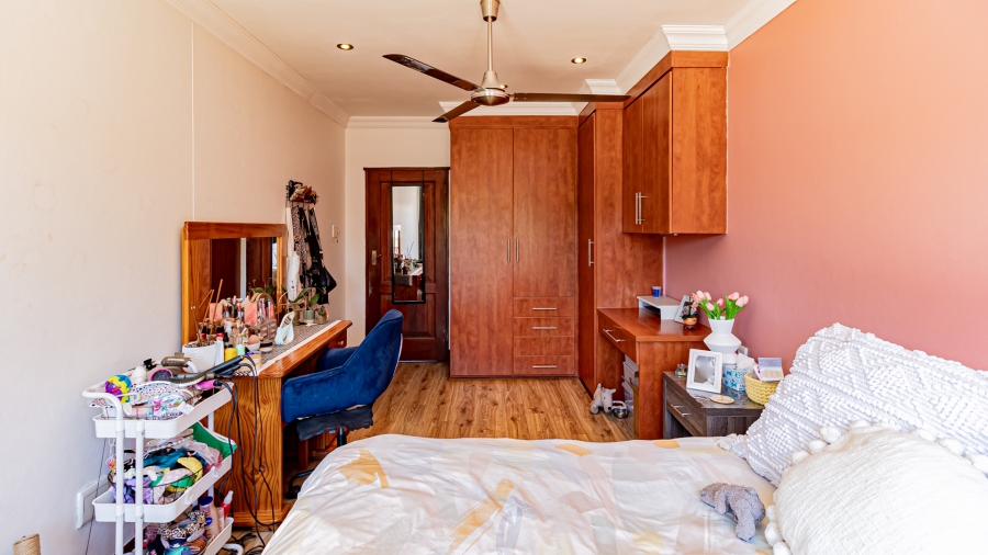 5 Bedroom Property for Sale in The Wilds Gauteng