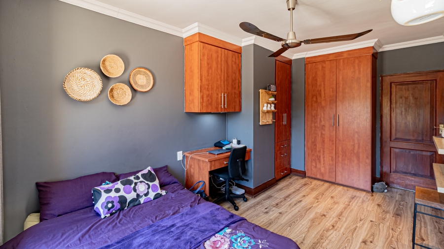 5 Bedroom Property for Sale in The Wilds Gauteng