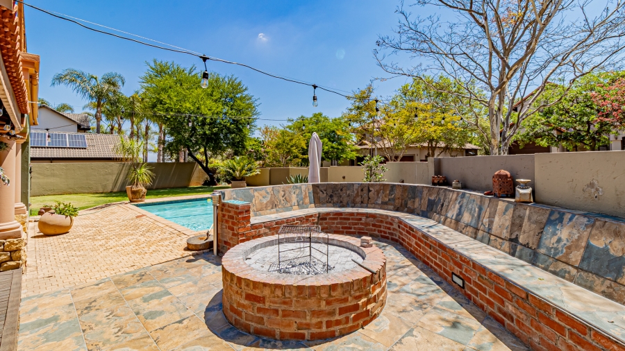 5 Bedroom Property for Sale in The Wilds Gauteng