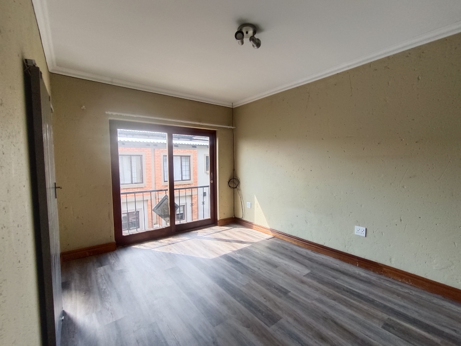 2 Bedroom Property for Sale in Zwartkop Gauteng