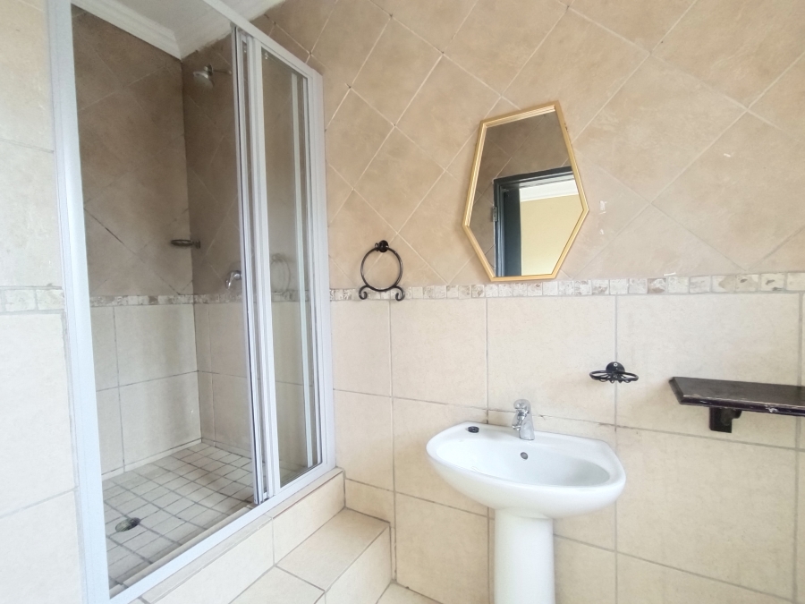 2 Bedroom Property for Sale in Zwartkop Gauteng