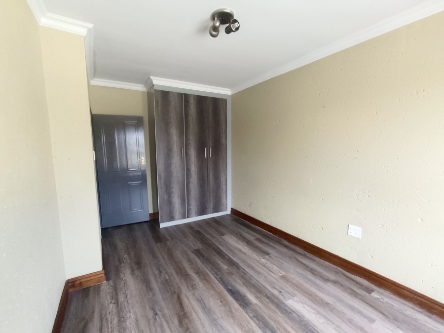 2 Bedroom Property for Sale in Zwartkop Gauteng