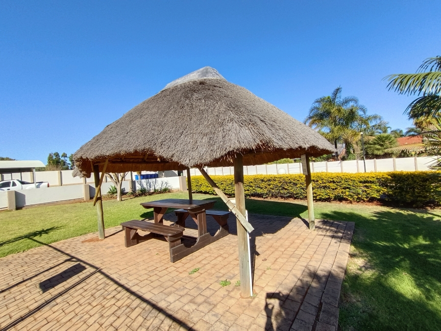 2 Bedroom Property for Sale in Zwartkop Gauteng