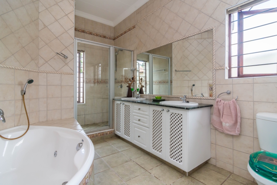 3 Bedroom Property for Sale in Strubensvallei Gauteng