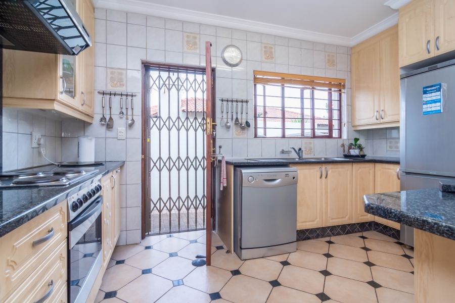 3 Bedroom Property for Sale in Strubensvallei Gauteng