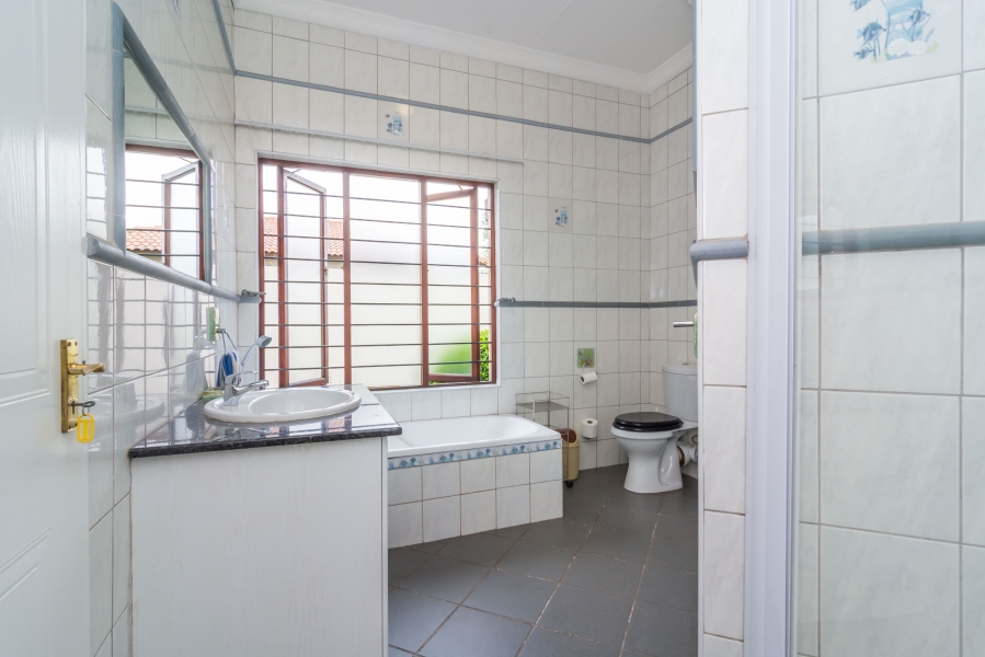 3 Bedroom Property for Sale in Strubensvallei Gauteng