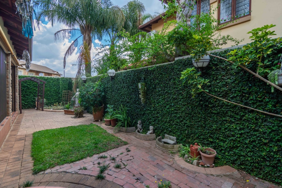 3 Bedroom Property for Sale in Strubensvallei Gauteng