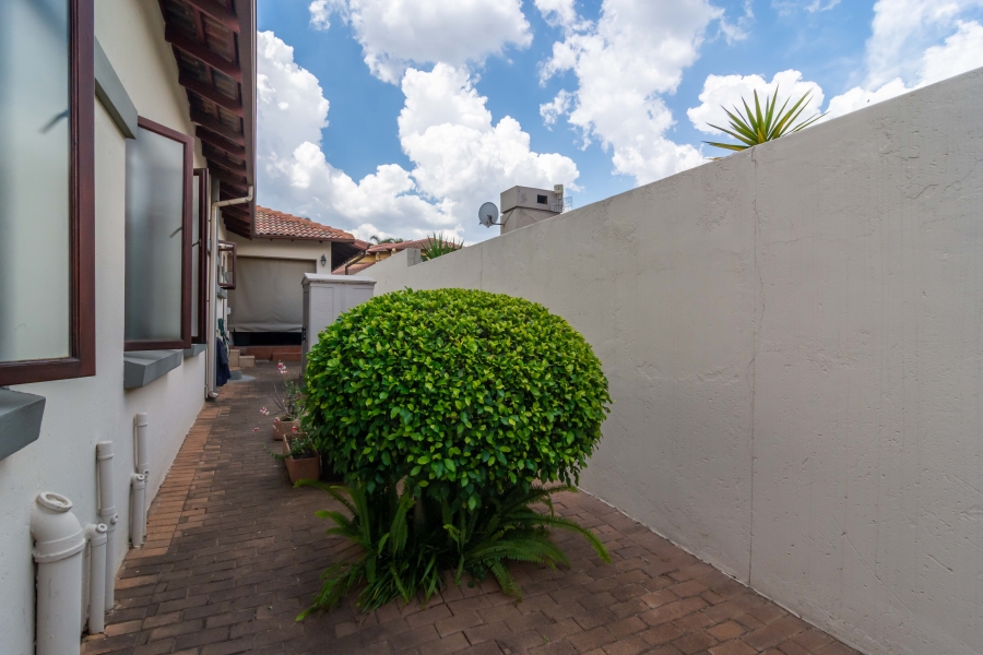 3 Bedroom Property for Sale in Strubensvallei Gauteng
