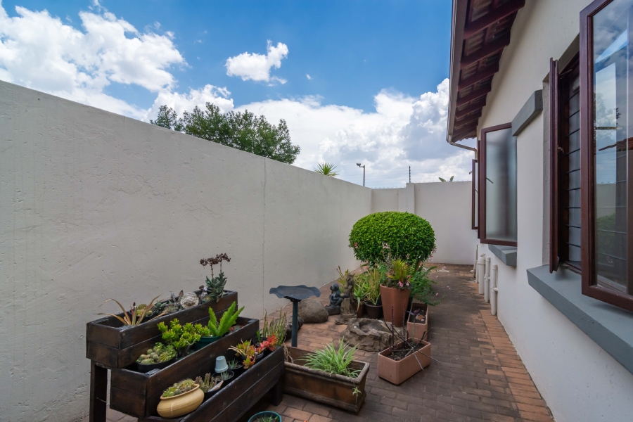 3 Bedroom Property for Sale in Strubensvallei Gauteng