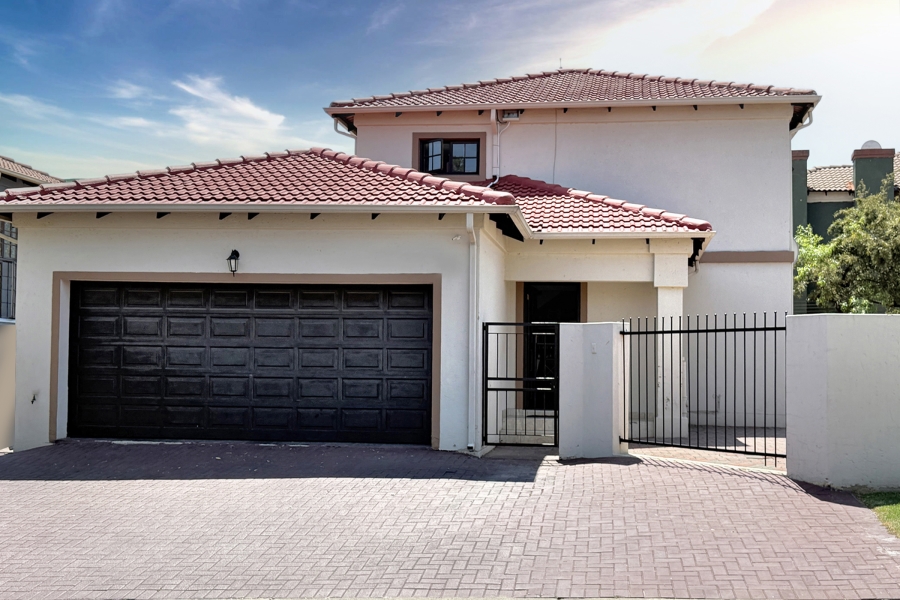 3 Bedroom Property for Sale in Noordwyk Gauteng