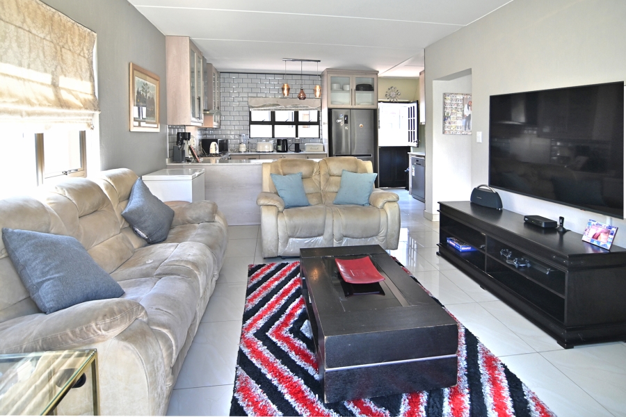 3 Bedroom Property for Sale in Noordwyk Gauteng