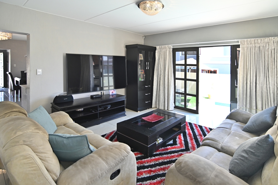 3 Bedroom Property for Sale in Noordwyk Gauteng