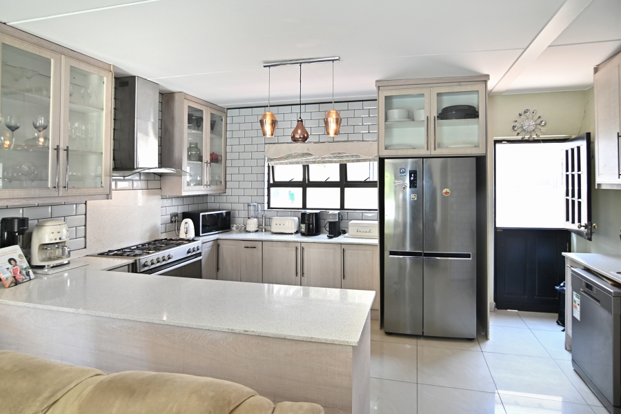 3 Bedroom Property for Sale in Noordwyk Gauteng