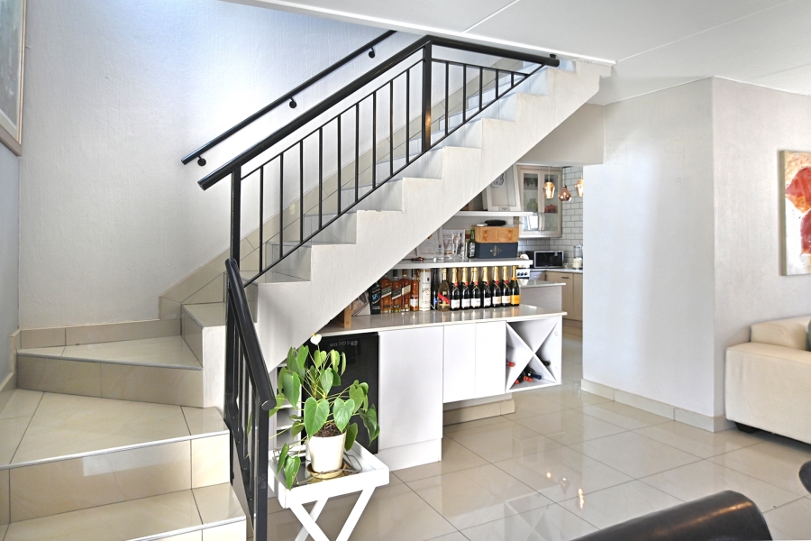 3 Bedroom Property for Sale in Noordwyk Gauteng