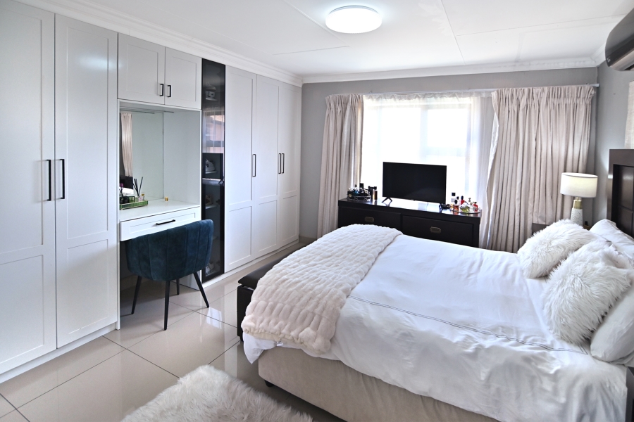 3 Bedroom Property for Sale in Noordwyk Gauteng