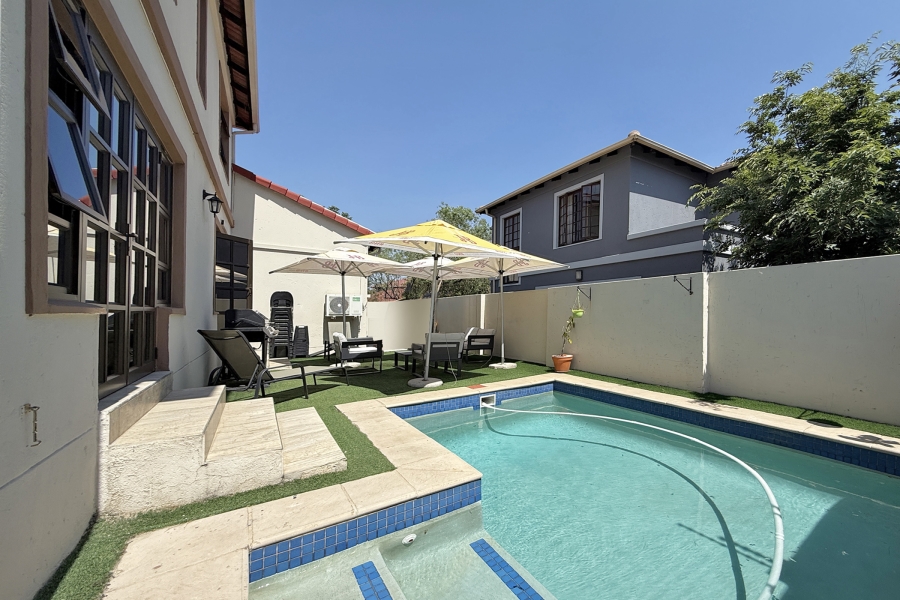 3 Bedroom Property for Sale in Noordwyk Gauteng