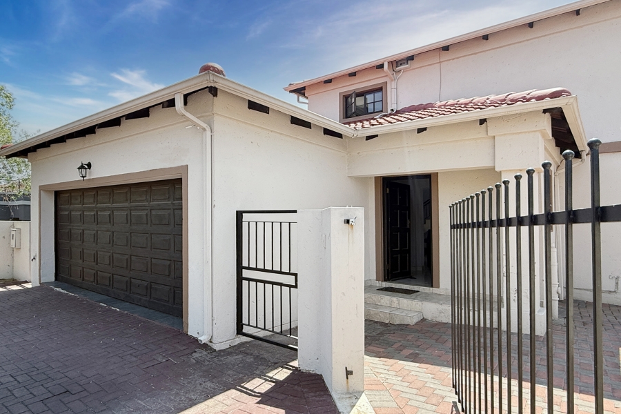 3 Bedroom Property for Sale in Noordwyk Gauteng