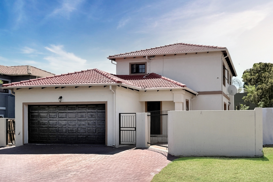 3 Bedroom Property for Sale in Noordwyk Gauteng