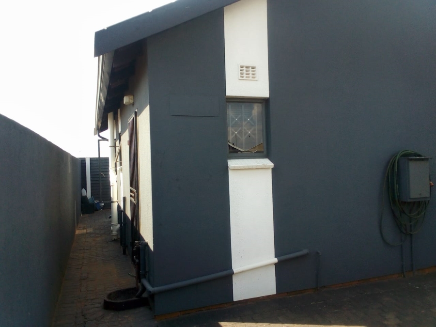2 Bedroom Property for Sale in Sky City Gauteng