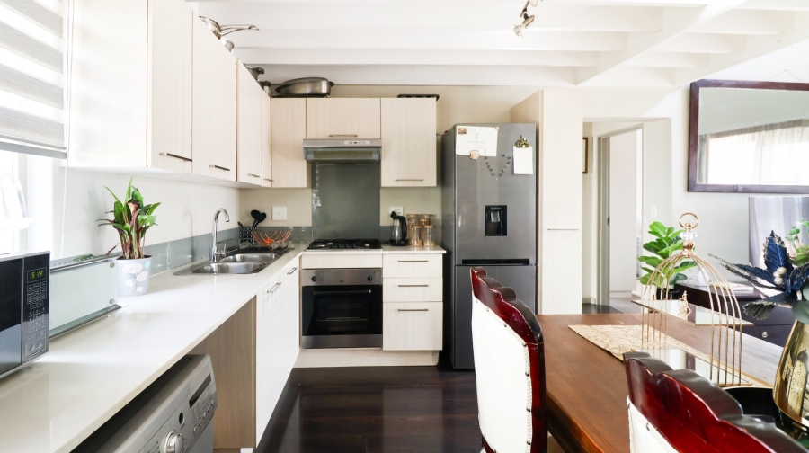 2 Bedroom Property for Sale in Beverley Gauteng