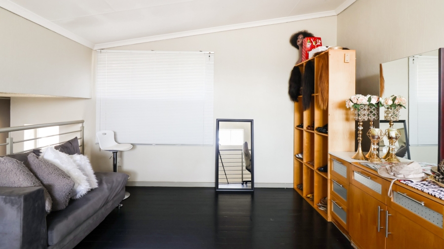 2 Bedroom Property for Sale in Beverley Gauteng