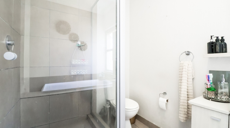 2 Bedroom Property for Sale in Beverley Gauteng