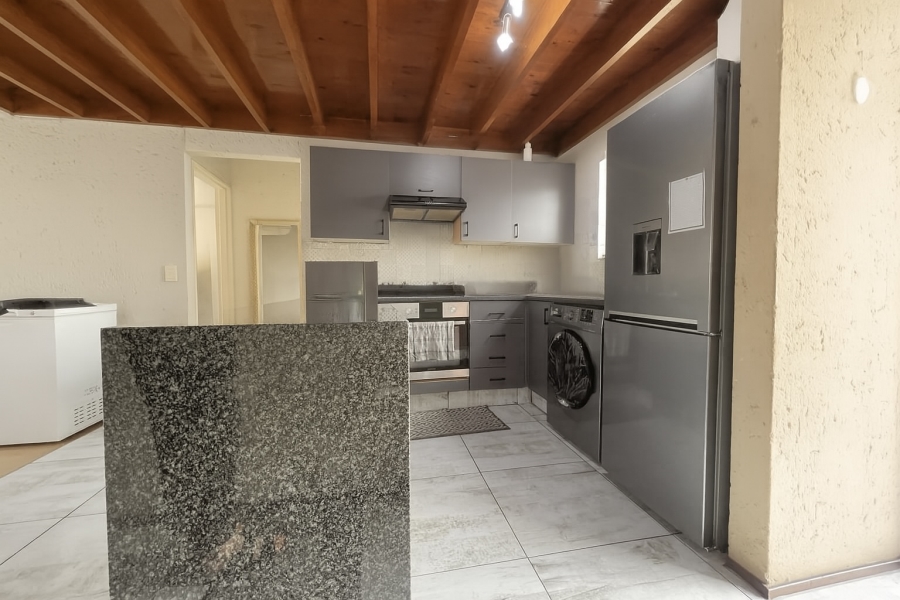 1 Bedroom Property for Sale in Lonehill Gauteng