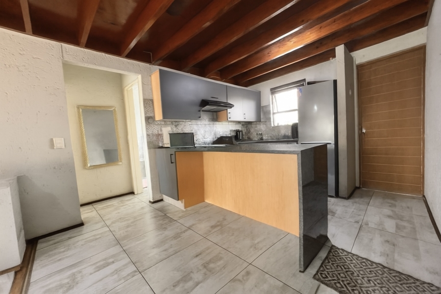 1 Bedroom Property for Sale in Lonehill Gauteng