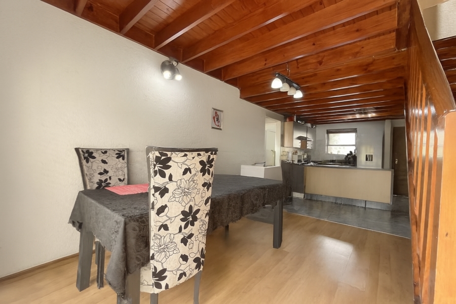 1 Bedroom Property for Sale in Lonehill Gauteng