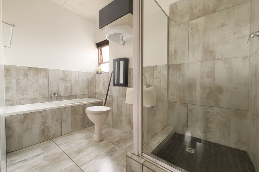 1 Bedroom Property for Sale in Lonehill Gauteng