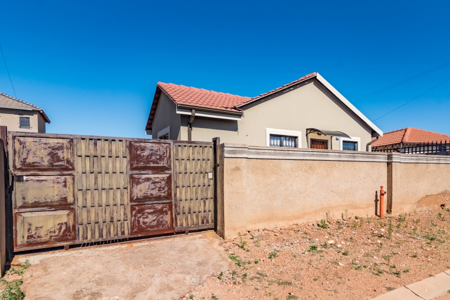 3 Bedroom Property for Sale in Protea Glen Gauteng