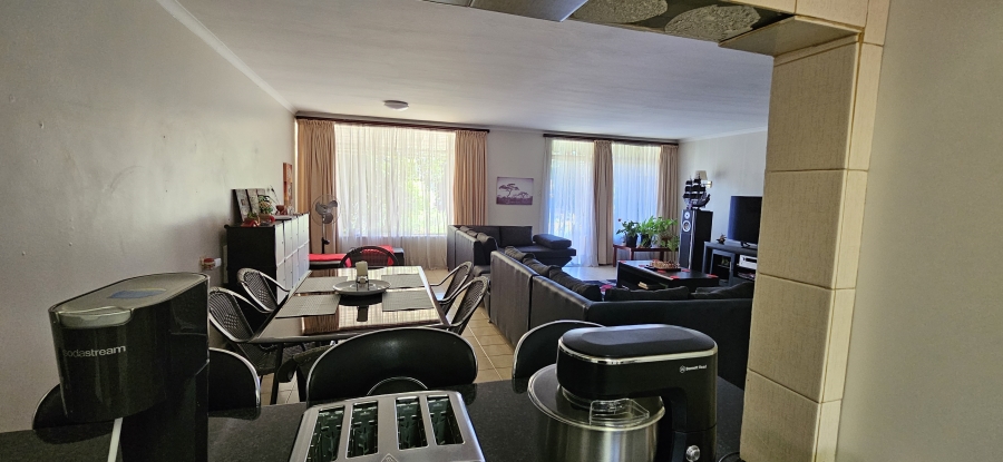 2 Bedroom Property for Sale in Three Rivers Proper Gauteng