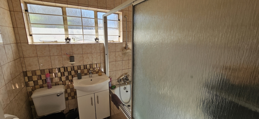 2 Bedroom Property for Sale in Three Rivers Proper Gauteng