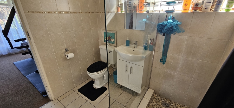 2 Bedroom Property for Sale in Three Rivers Proper Gauteng