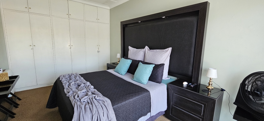 2 Bedroom Property for Sale in Three Rivers Proper Gauteng