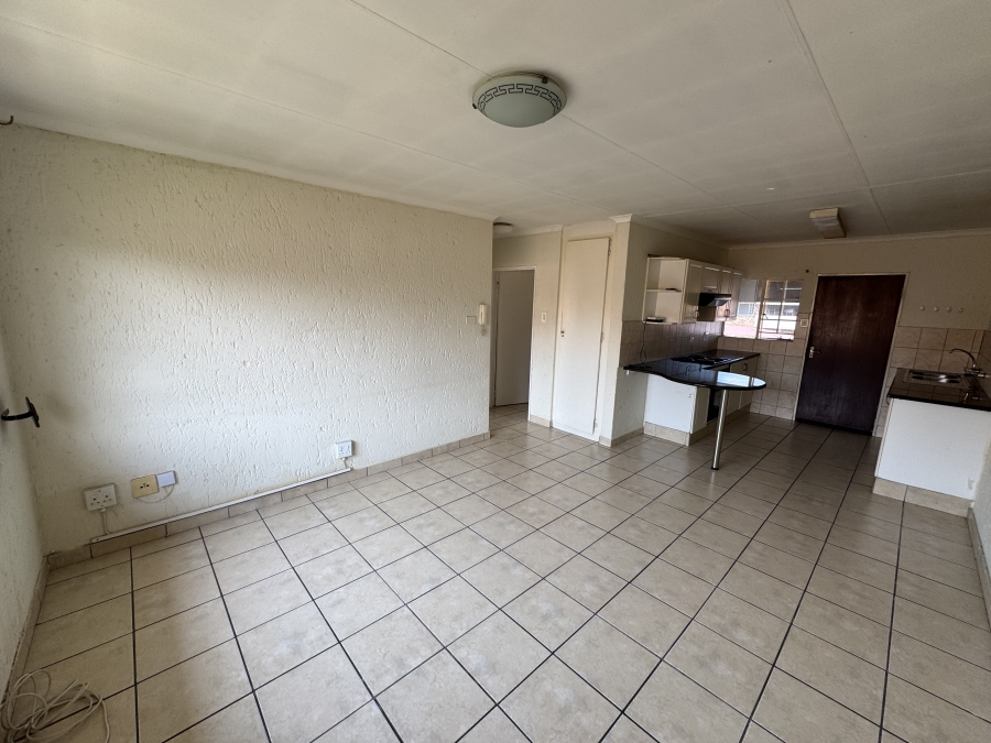 To Let 2 Bedroom Property for Rent in Kenleaf Gauteng
