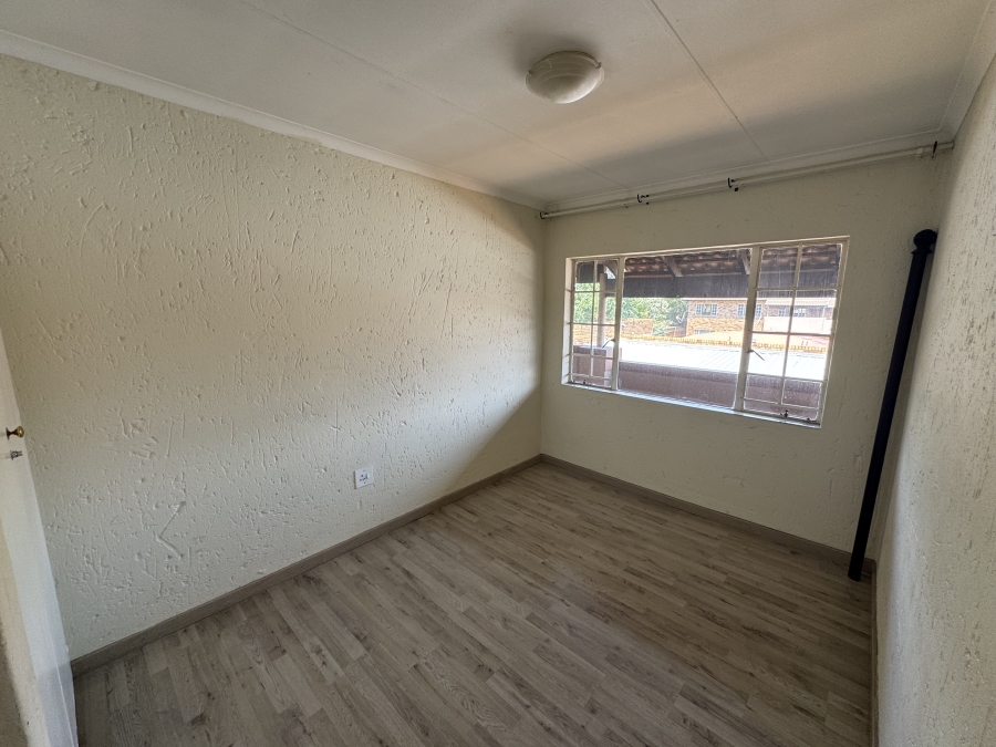 To Let 2 Bedroom Property for Rent in Kenleaf Gauteng