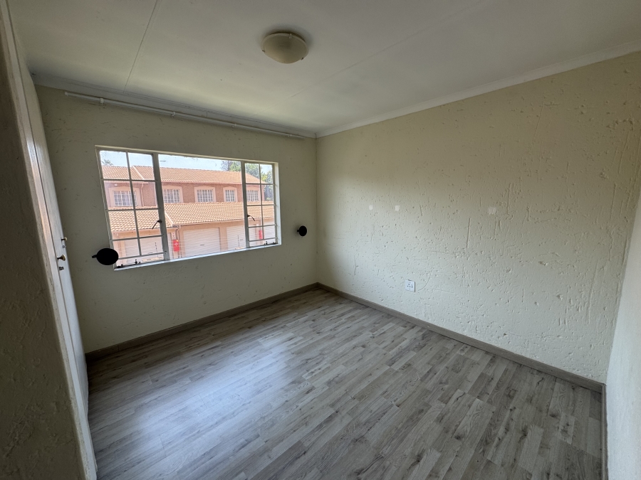 To Let 2 Bedroom Property for Rent in Kenleaf Gauteng