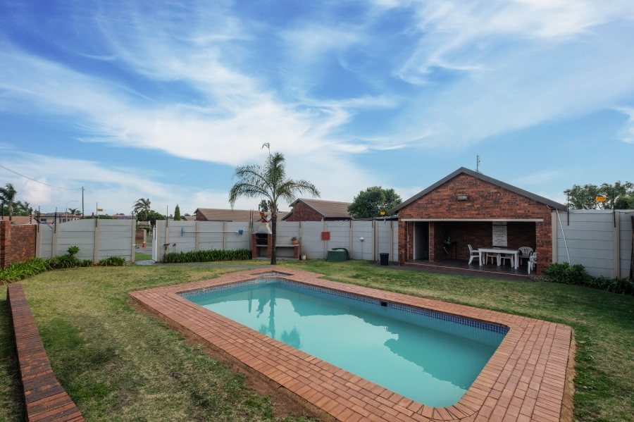 3 Bedroom Property for Sale in Bergbron Gauteng
