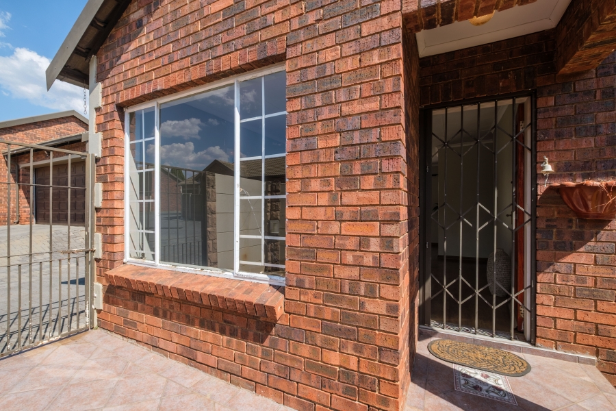 3 Bedroom Property for Sale in Bergbron Gauteng